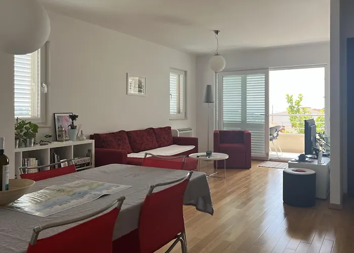 דירה Lucija - Cozy Flat In The Center With A Sea View & Parking מאקרסקה