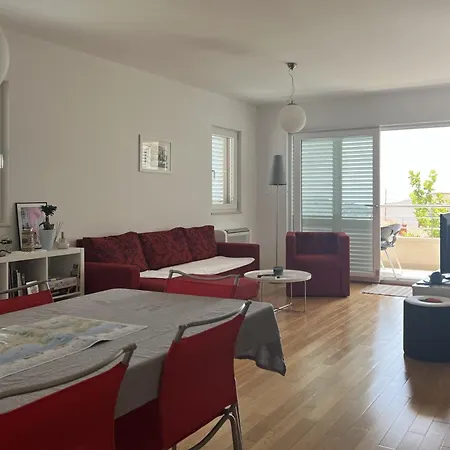 Lägenhet Lucija - Cozy Flat In The Center With A Sea View & Parking Makarska