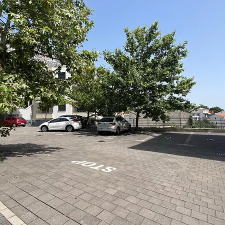 Lucija - Cozy Flat In The Center With A Sea View & Parking Makarska