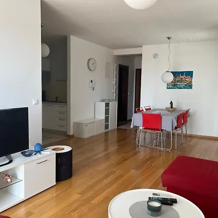 Lucija - Cozy Flat In The Center With A Sea View & Parking Lägenhet Makarska